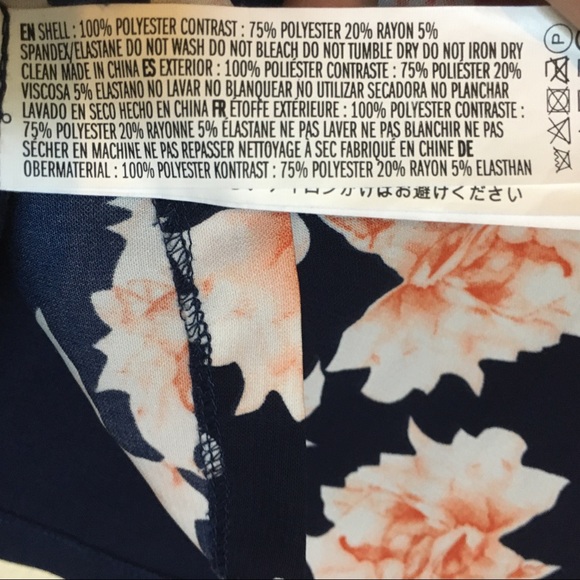 Forever 21 super cute Dark Blue crop top w/ zipper - Picture 5 of 5